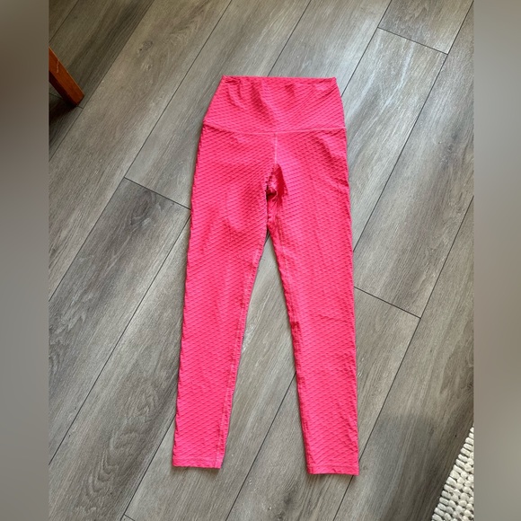 Born Primitive Leggings | Pink Paragon / Yoga Pants | Size Small - Picture 4 of 9